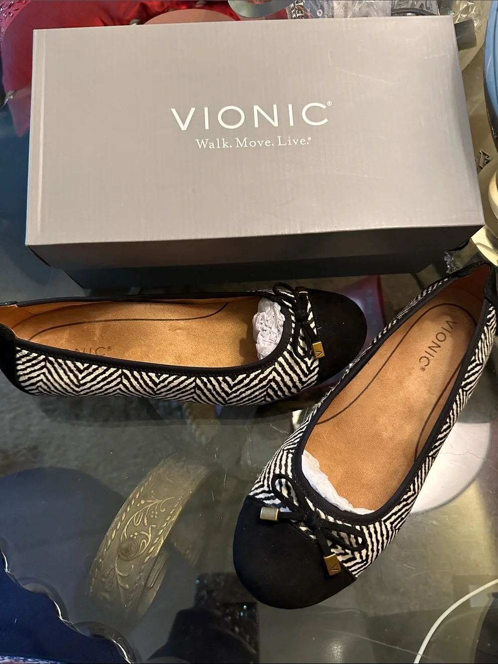 Vionic Black & White Zigzag Ballet Flats with Bow Detail